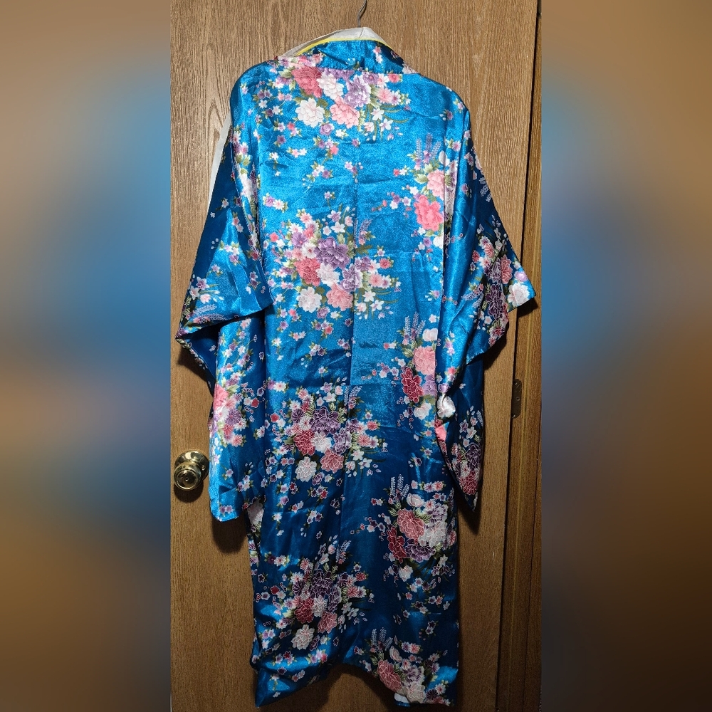 Women Blue Satin Floral Kimono Robe 23"×46" ** No Belt - Picture 9 of 11